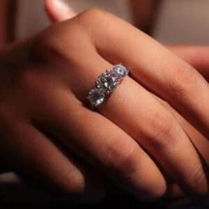 Anel Moissanite em prata com ródio 8mm