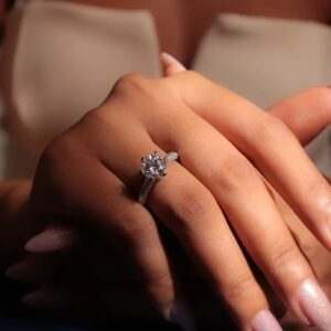 Anel solitário Moissanite